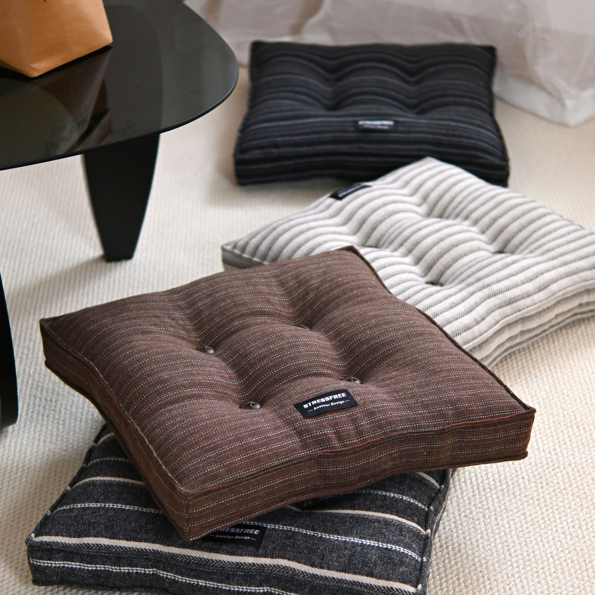 Japanese Style Plaid Chair Cushion Polyester Fabric PP Cotton Fill