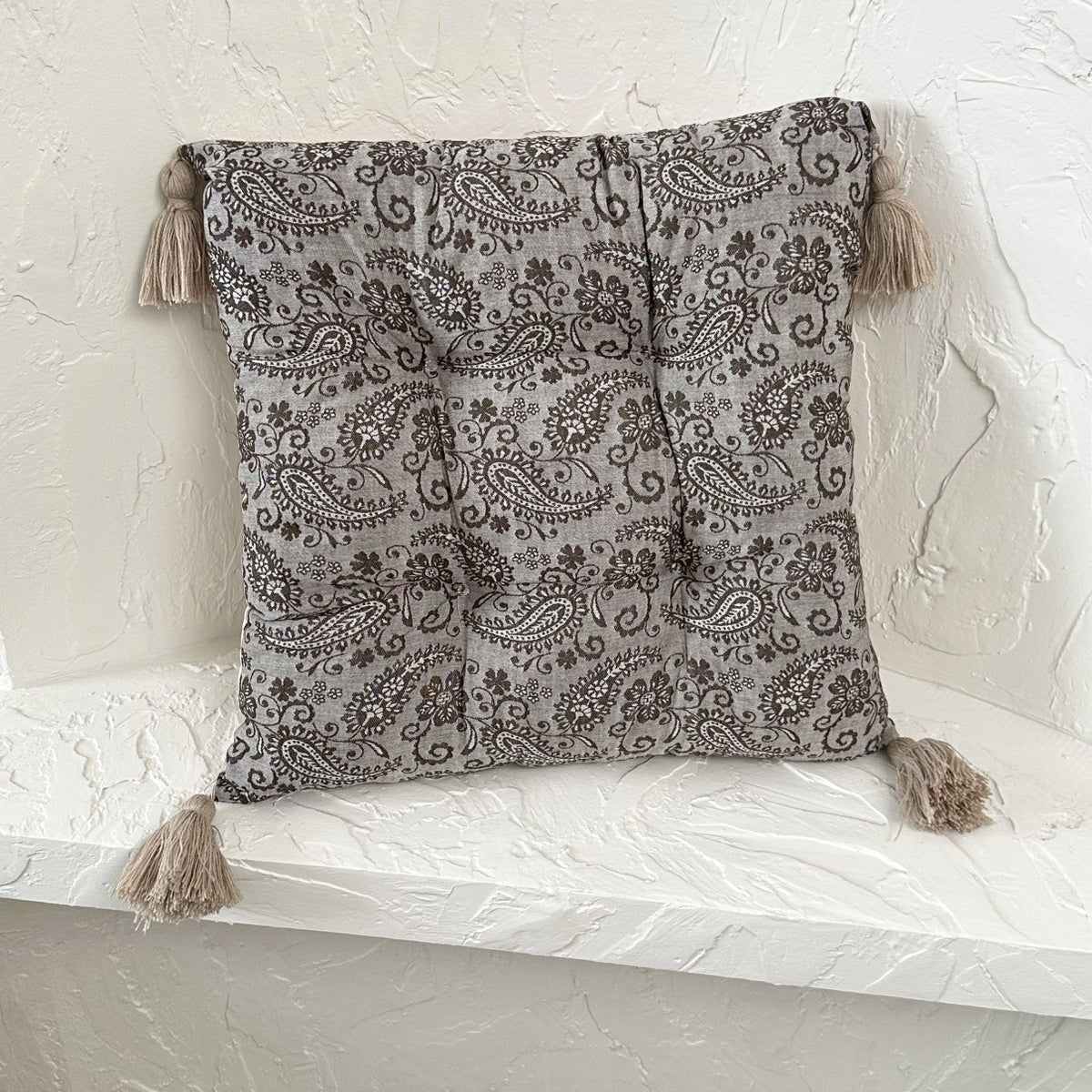 Square Seat Cushion with Polyester Fabric and Fiber Filling